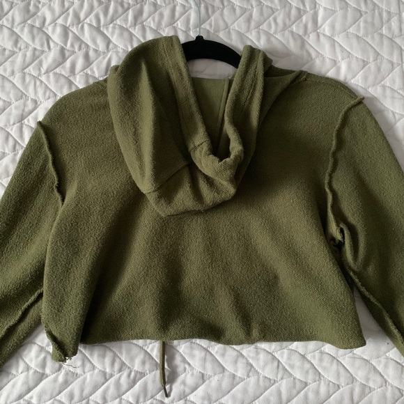 Danielle Guizio Cropped Hoodie - Picture 3 of 5